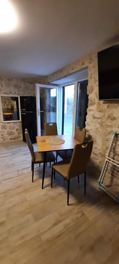 Apartments Mliko I Palenta Ražanac Kültér fotó