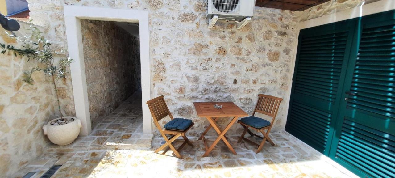 Apartments Mliko I Palenta Ražanac Kültér fotó